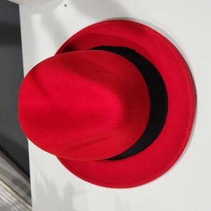 Bailey Of Hollywood, Medium, Red